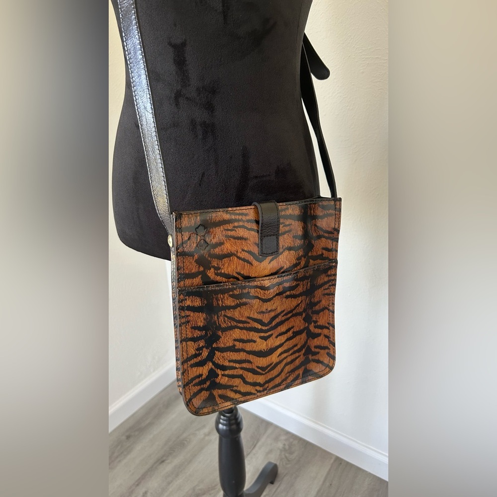 Patricia Nash Brown and Black Crossbody Bag - Picture 6 of 7